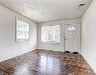 103 Wilgate Road - Photo Thumbnail 3