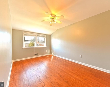 1130 Linden Avenue - Photo Thumbnail 15