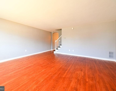 1130 Linden Avenue - Photo Thumbnail 1