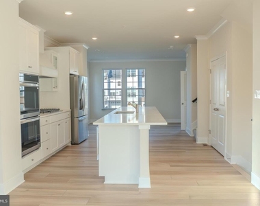 7606 River Reach Rd - Photo Thumbnail 4