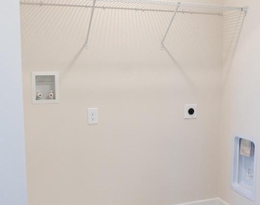7606 River Reach Rd - Photo Thumbnail 33