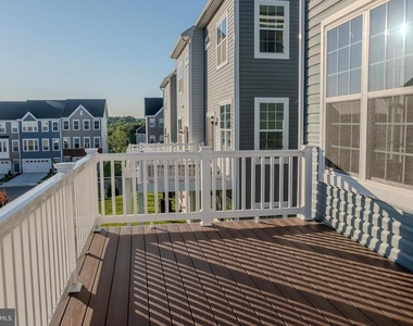 7606 River Reach Rd - Photo Thumbnail 24