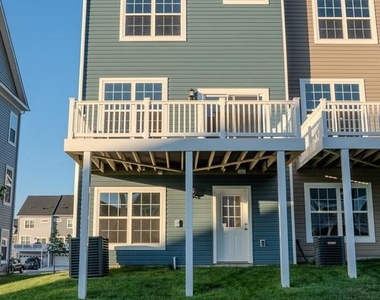 7606 River Reach Rd - Photo Thumbnail 40