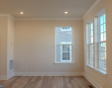 7606 River Reach Rd - Photo Thumbnail 18