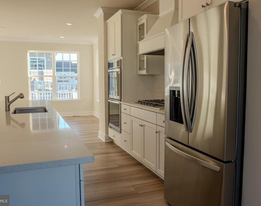 7606 River Reach Rd - Photo Thumbnail 8