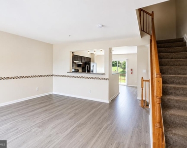 638 Villager Circle - Photo Thumbnail 2