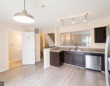 638 Villager Circle - Photo Thumbnail 6