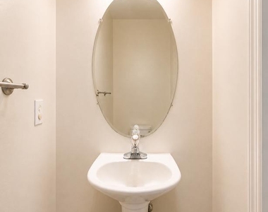 638 Villager Circle - Photo Thumbnail 4
