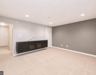 638 Villager Circle - Photo Thumbnail 13
