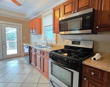 6612 Birchwood Avenue - Photo Thumbnail 3