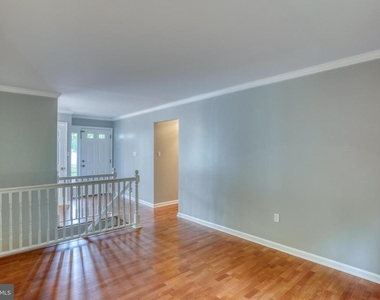 124 Hilldale Court - Photo Thumbnail 16