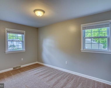 124 Hilldale Court - Photo Thumbnail 31