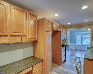 124 Hilldale Court - Photo Thumbnail 25