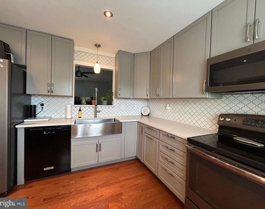 5059 E Woodmill Drive - Photo Thumbnail 10