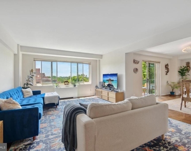 4201 Cathedral Avenue Nw - Photo Thumbnail 7