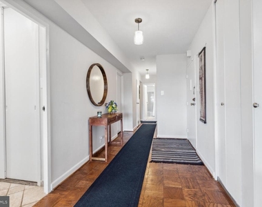 4201 Cathedral Avenue Nw - Photo Thumbnail 5
