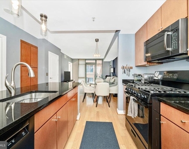 1117 10th Street Nw - Photo Thumbnail 5