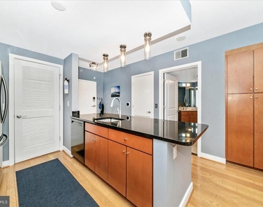 1117 10th Street Nw - Photo Thumbnail 6