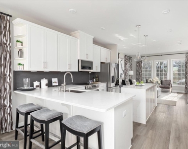 1341 Aspen Nw - Photo Thumbnail 2