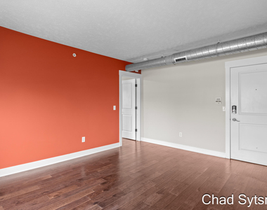 930 Wealthy Street Se - Photo Thumbnail 3
