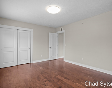 930 Wealthy Street Se - Photo Thumbnail 7