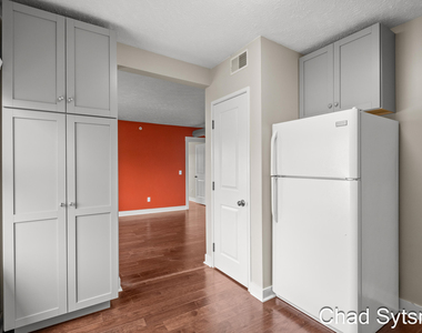 930 Wealthy Street Se - Photo Thumbnail 5