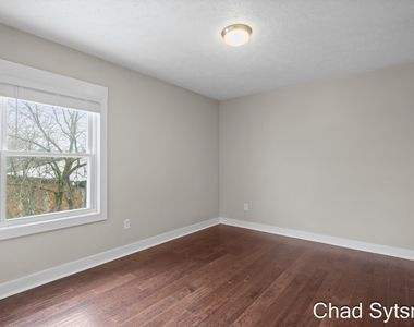930 Wealthy Street Se - Photo Thumbnail 9