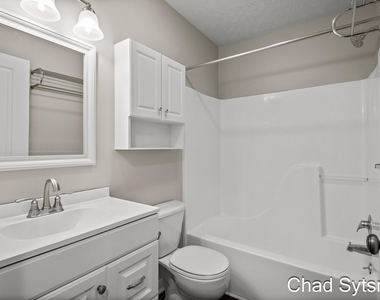 930 Wealthy Street Se - Photo Thumbnail 8
