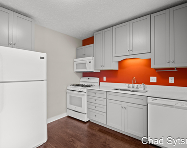 930 Wealthy Street Se - Photo Thumbnail 4