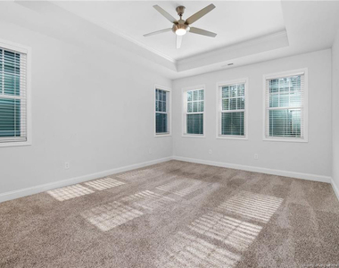 107 Glenwood Court - Photo Thumbnail 18