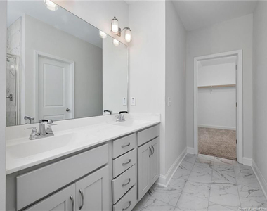 107 Glenwood Court - Photo Thumbnail 20