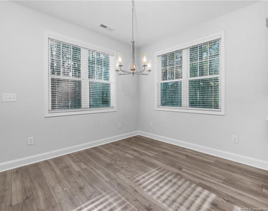 107 Glenwood Court - Photo Thumbnail 14