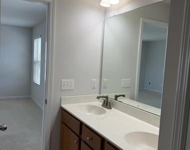221 Irving Way - Photo Thumbnail 9