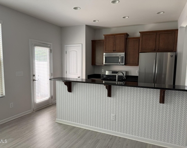 221 Irving Way - Photo Thumbnail 11