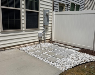 221 Irving Way - Photo Thumbnail 17