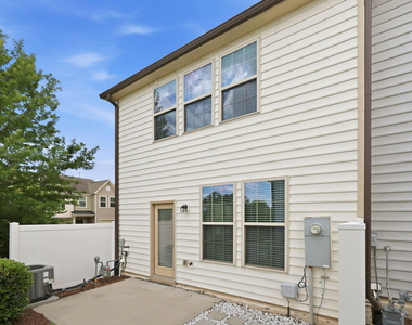 221 Irving Way - Photo Thumbnail 28