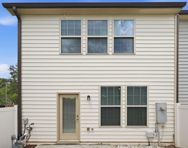 221 Irving Way - Photo Thumbnail 29