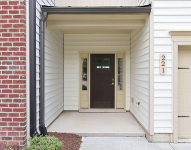 221 Irving Way - Photo Thumbnail 32