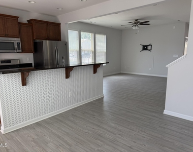 221 Irving Way - Photo Thumbnail 13