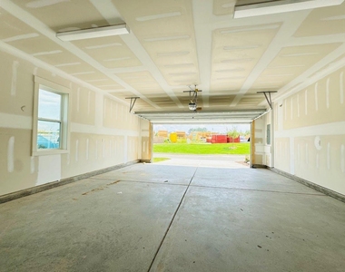 2116 Big Falls Drive - Photo Thumbnail 22