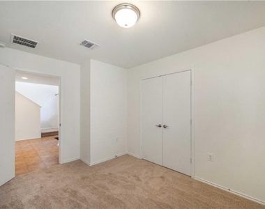 11012 Culzean Dr - Photo Thumbnail 4
