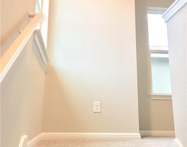 2969 Bridekirk Dr - Photo Thumbnail 21