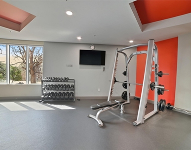 54 Rainey St - Photo Thumbnail 29