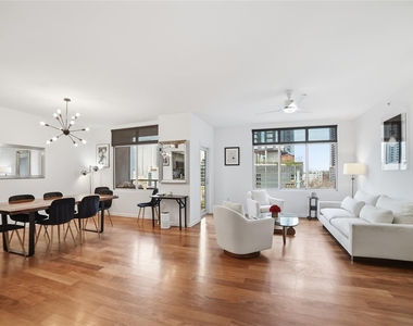 54 Rainey St - Photo Thumbnail 6