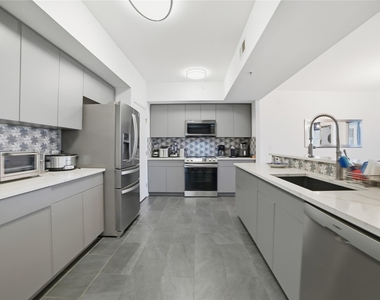 54 Rainey St - Photo Thumbnail 7