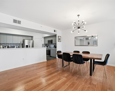 54 Rainey St - Photo Thumbnail 11
