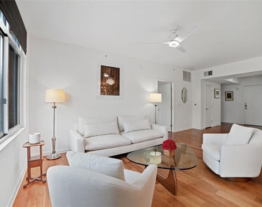 54 Rainey St - Photo Thumbnail 3