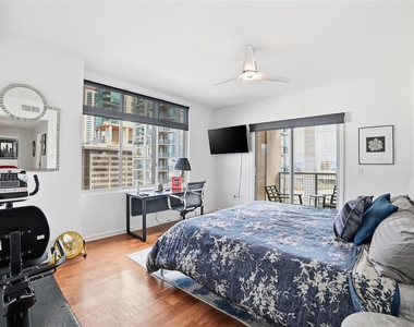 54 Rainey St - Photo Thumbnail 14
