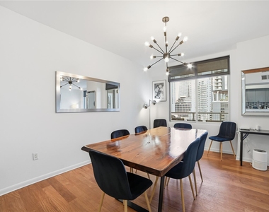 54 Rainey St - Photo Thumbnail 10