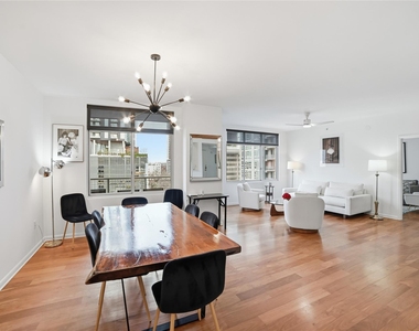 54 Rainey St - Photo Thumbnail 12